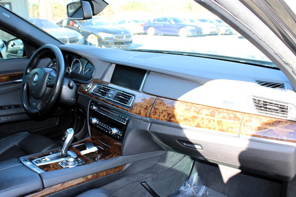 Used 2013 BMW 740Li image 17