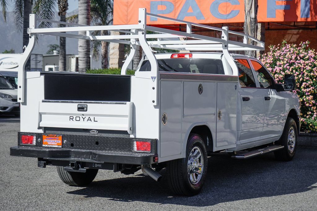 Used 2024 RAM 2500 Tradesman w/ Chrome Appearance Group RWD image 9