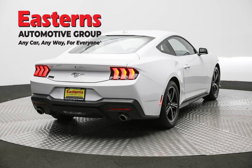 Used 2025 Ford Mustang Coupe image 5