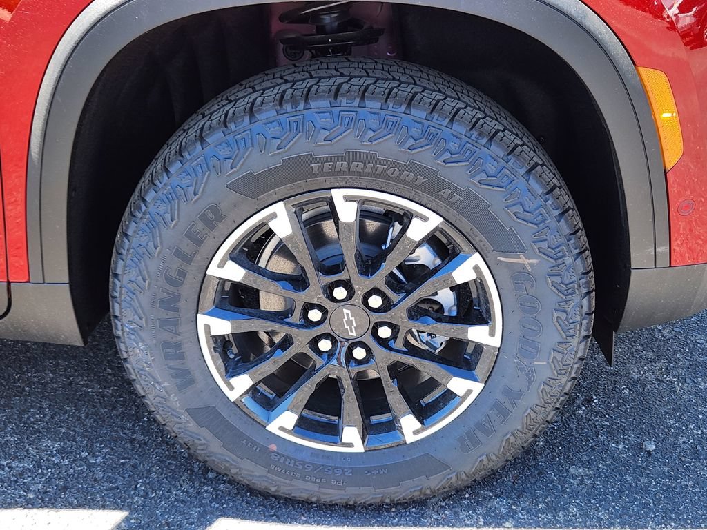 New 2026 Chevrolet Traverse Z71 w/ Enhanced Driving Package AWD/4WD image 6
