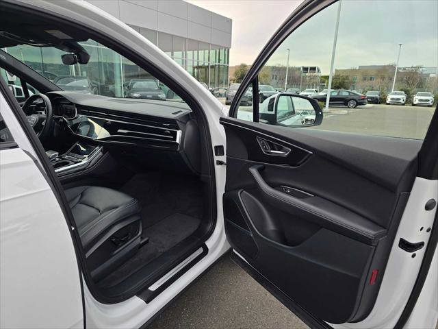 Used 2025 Audi Q7 3.0T Premium Plus w/ Premium Plus Package AWD/4WD image 12