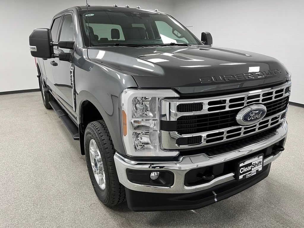 Used 2025 Ford F250 XLT w/ FX4 Off-Road Package AWD/4WD image 2