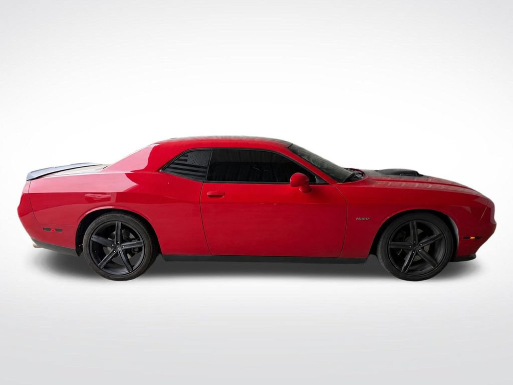 Used 2017 Dodge Challenger R/T RWD image 8