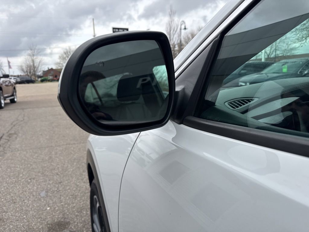 Certified 2020 Buick Encore GX Essence FWD image 11