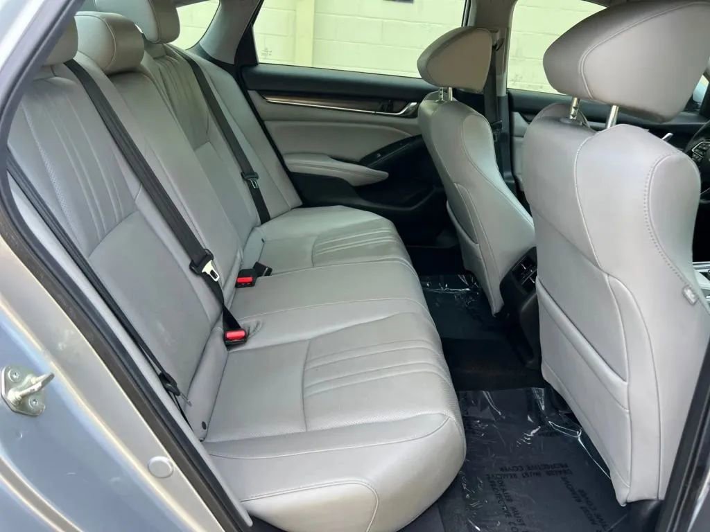 Used 2019 Honda Accord Touring image 18