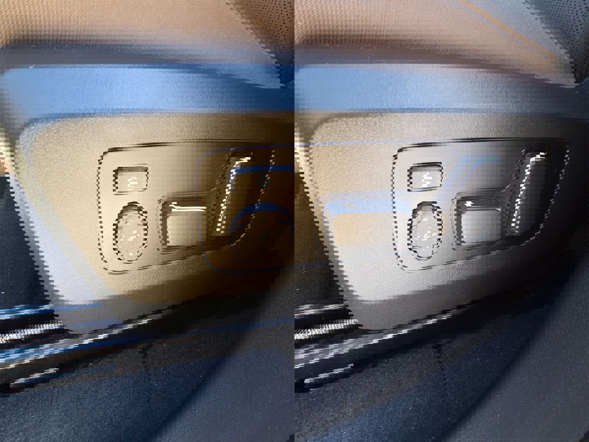 Used 2025 BMW X3 xDrive30i w/ Premium Package image 17