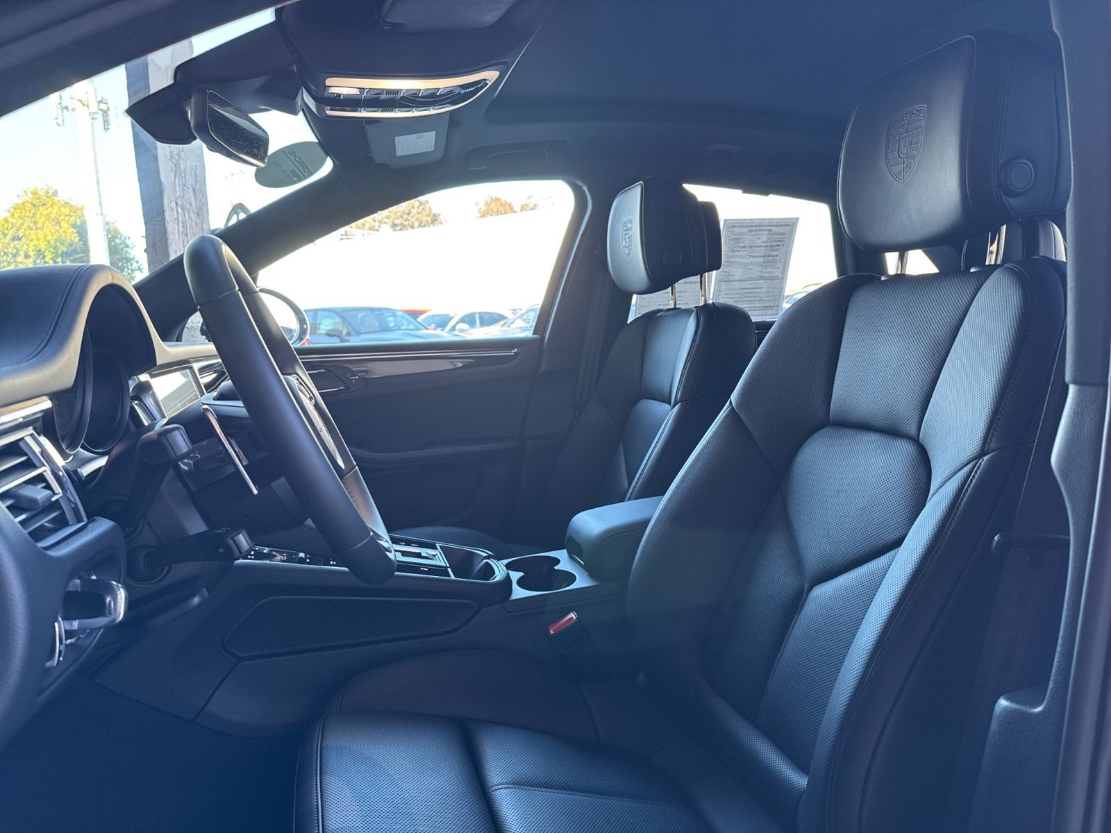 Certified 2026 Porsche Macan AWD/4WD image 5