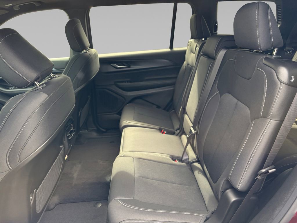 New 2026 Jeep Grand Cherokee L Laredo image 15