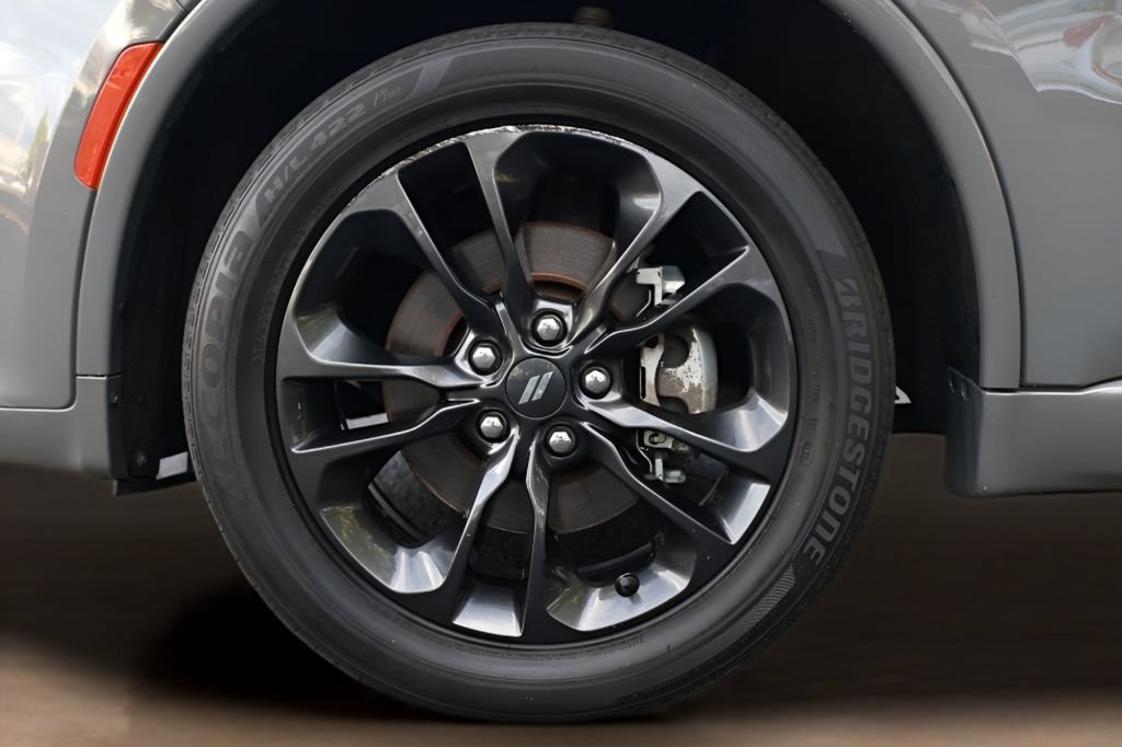 Used 2022 Dodge Durango SXT w/ Blacktop Package AWD/4WD image 40