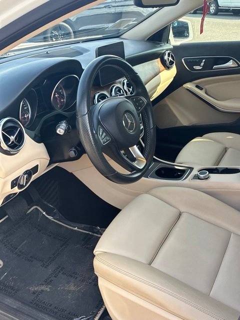 Used 2019 Mercedes-Benz GLA 250 4MATIC w/ Premium Package image 9