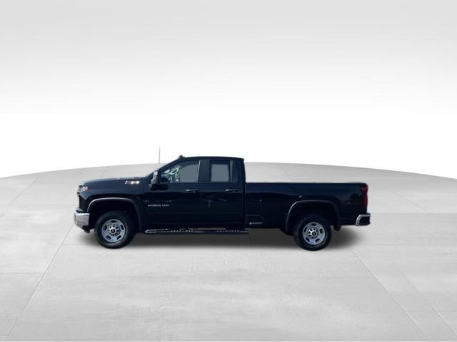 Used 2024 Chevrolet Silverado 2500 W/T AWD/4WD image 2