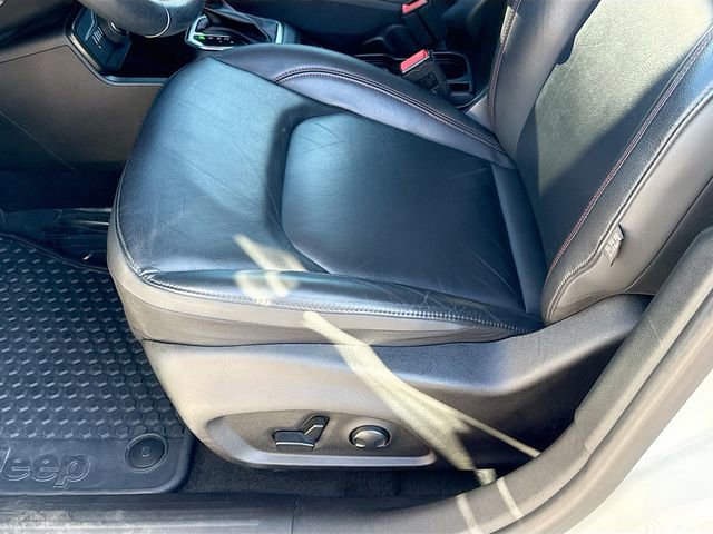 Used 2023 Jeep Renegade Trailhawk w/ Trailhawk Elite Group AWD/4WD image 19