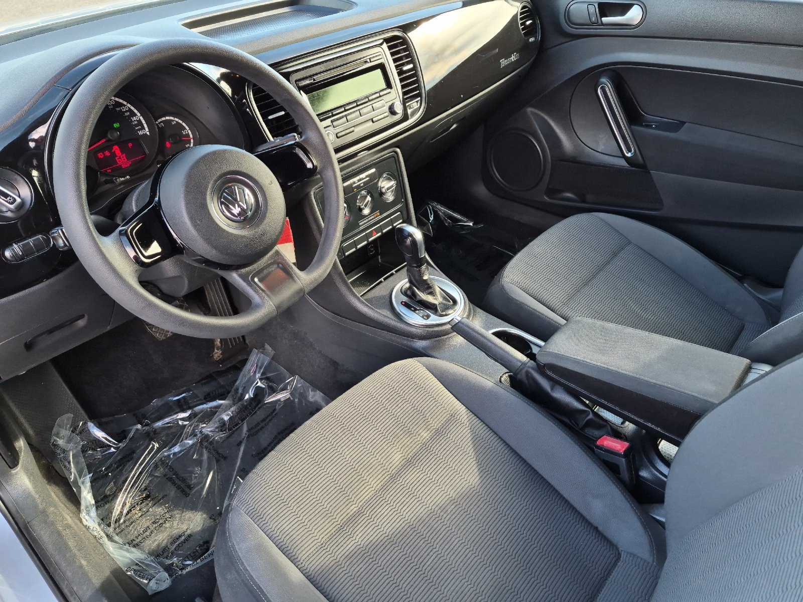 Used 2014 Volkswagen Beetle 2.5 FWD image 9