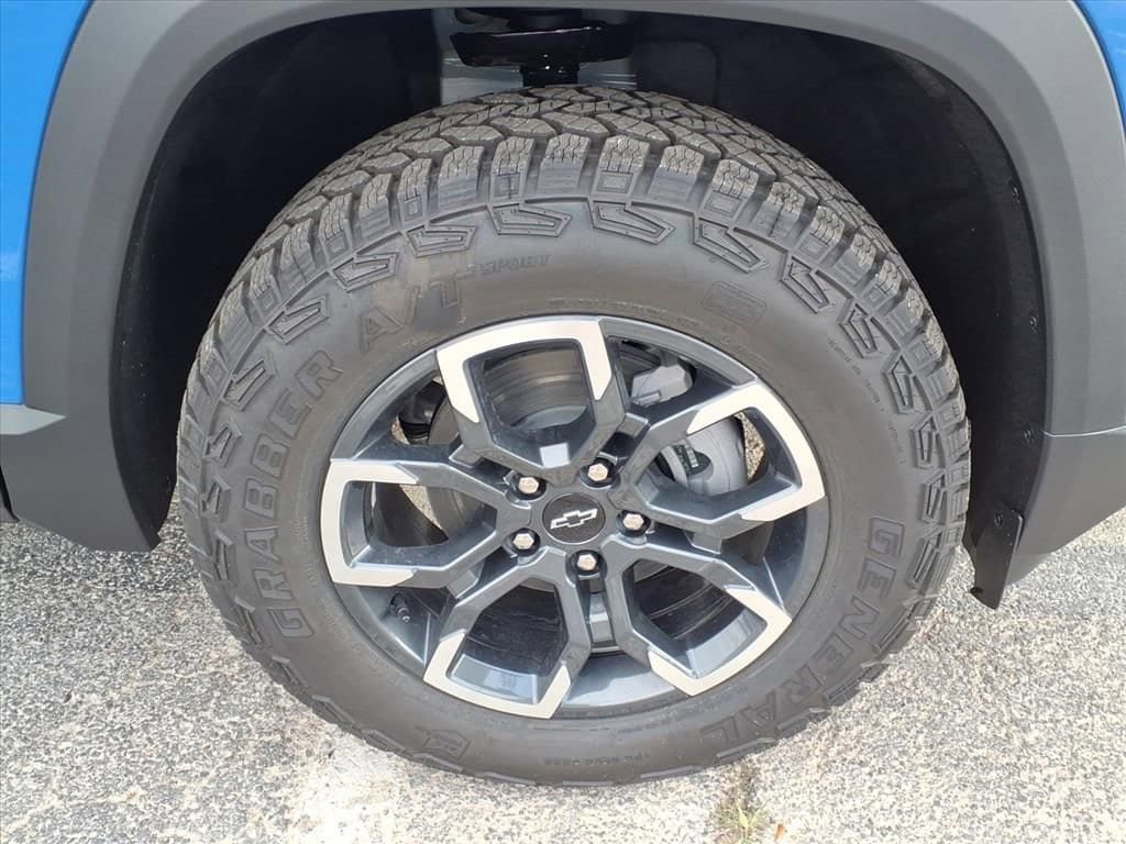New 2026 Chevrolet Equinox ACTIV FWD image 11