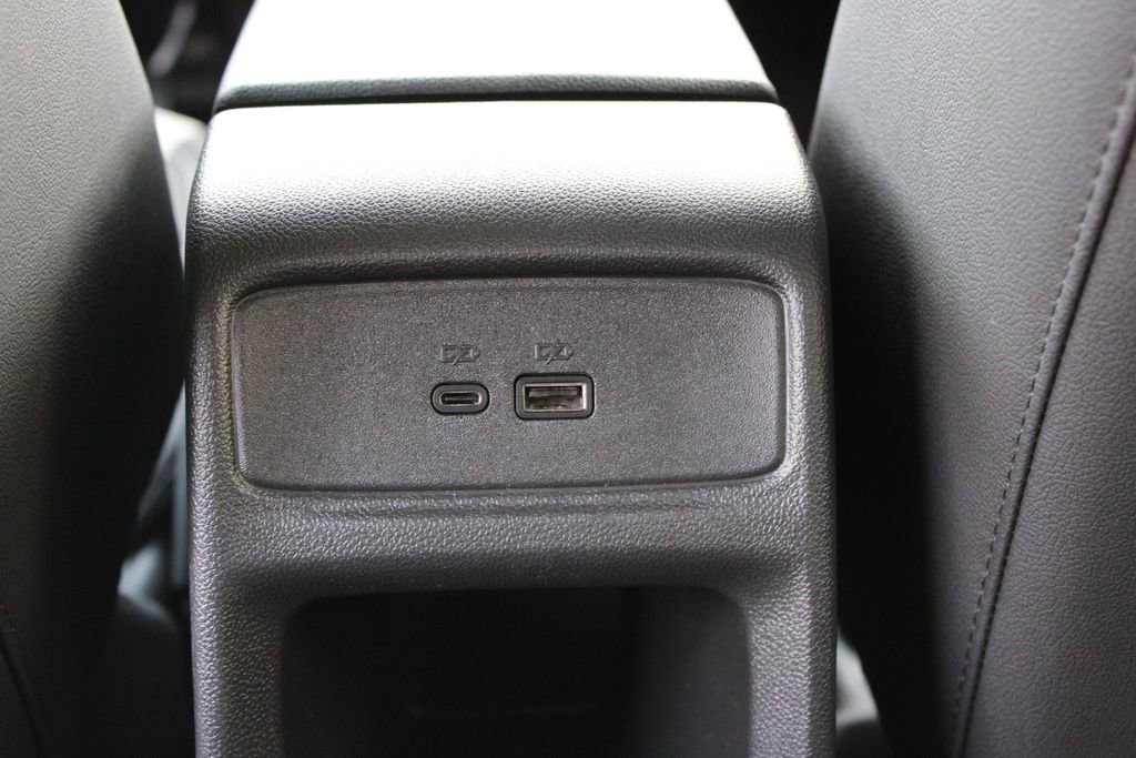 Used 2025 Chevrolet Trax LT w/ LT Convenience Package image 17