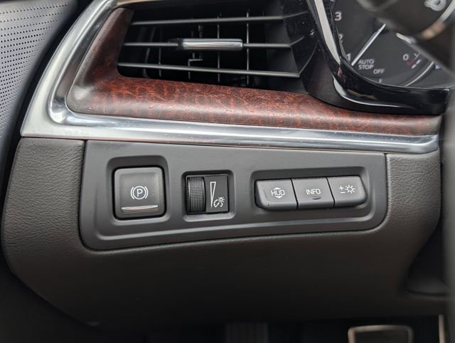 Used 2025 Cadillac XT5 Sportv w/ Technology Package AWD/4WD image 23
