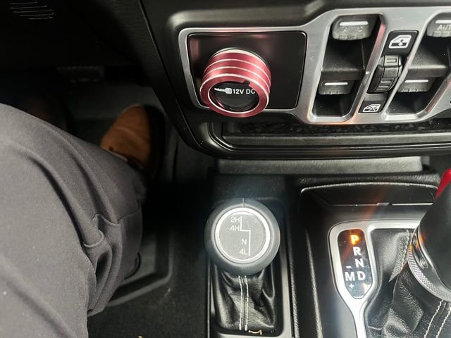 Used 2018 Jeep Wrangler Unlimited Sahara image 10