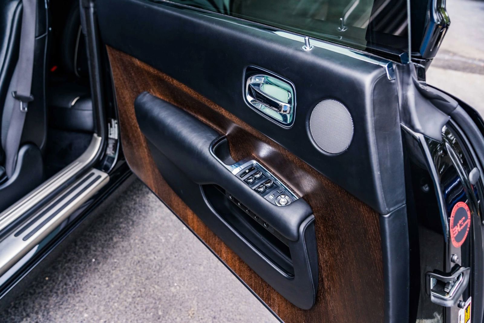 Used 2015 Rolls-Royce Wraith RWD image 22