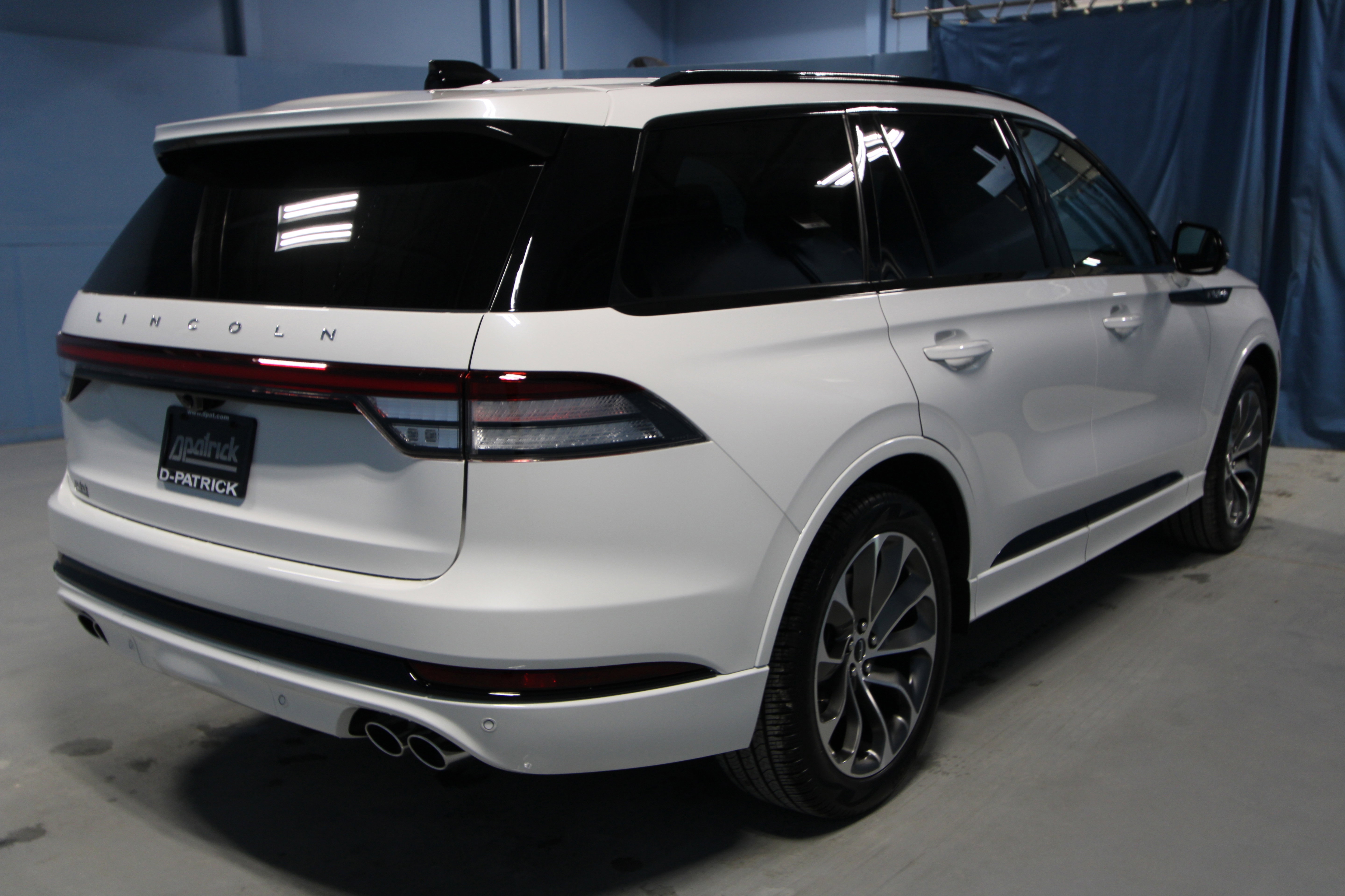 New 2026 Lincoln Aviator AWD w/ Jet Appearance Package image 29