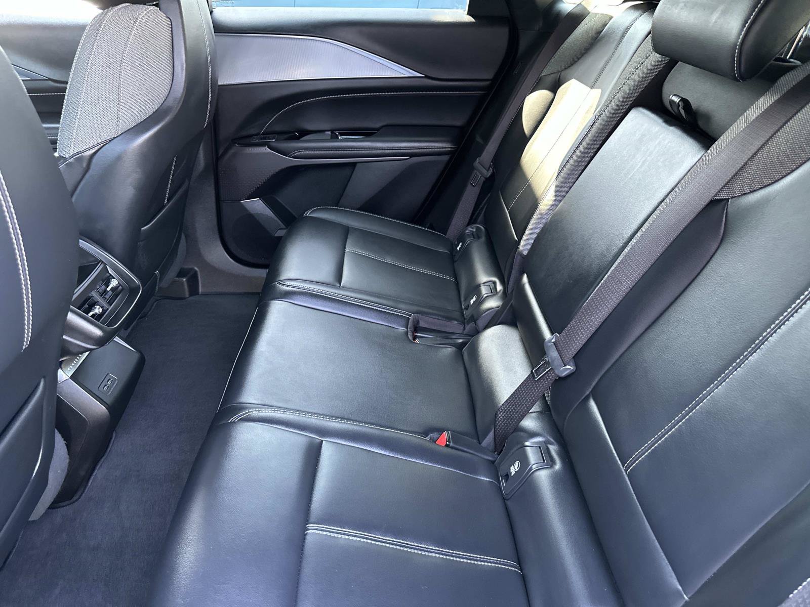 Used 2024 Cadillac Lyriq Tech RWD image 27