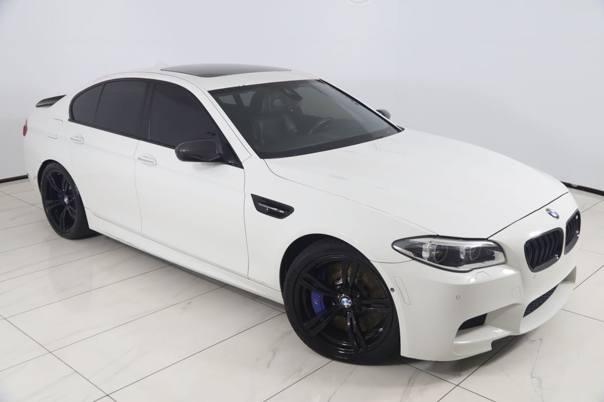 Used 2015 BMW M5 RWD image 18
