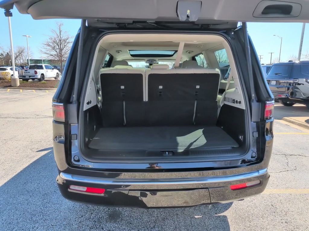 New 2024 Jeep Wagoneer 4WD w/ Premium Group I image 8