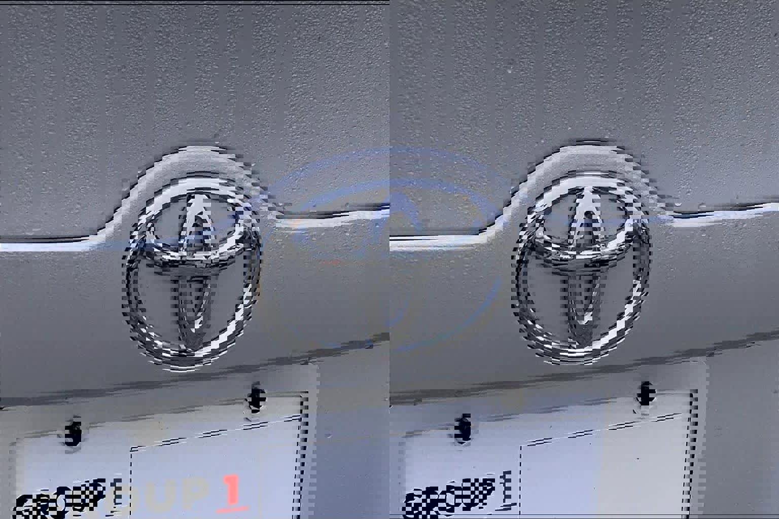 Used 2014 Toyota Camry L image 10