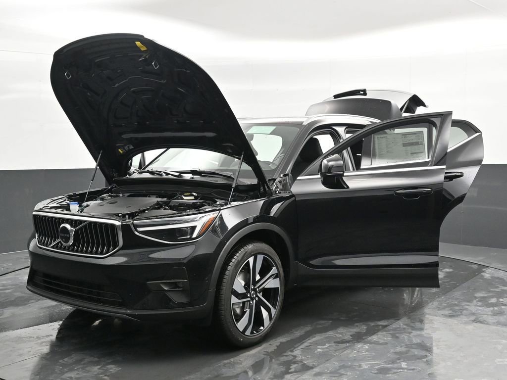 New 2025 Volvo XC40 B5 Ultra w/ Climate Package AWD/4WD image 45