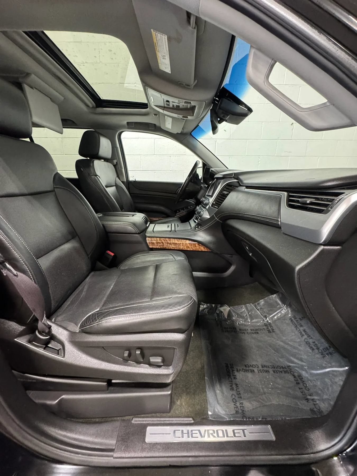 Used 2016 Chevrolet Suburban LTZ AWD/4WD image 32