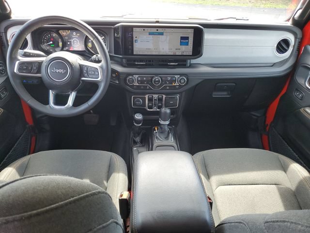 Used 2024 Jeep Wrangler Unlimited Sahara AWD/4WD image 21