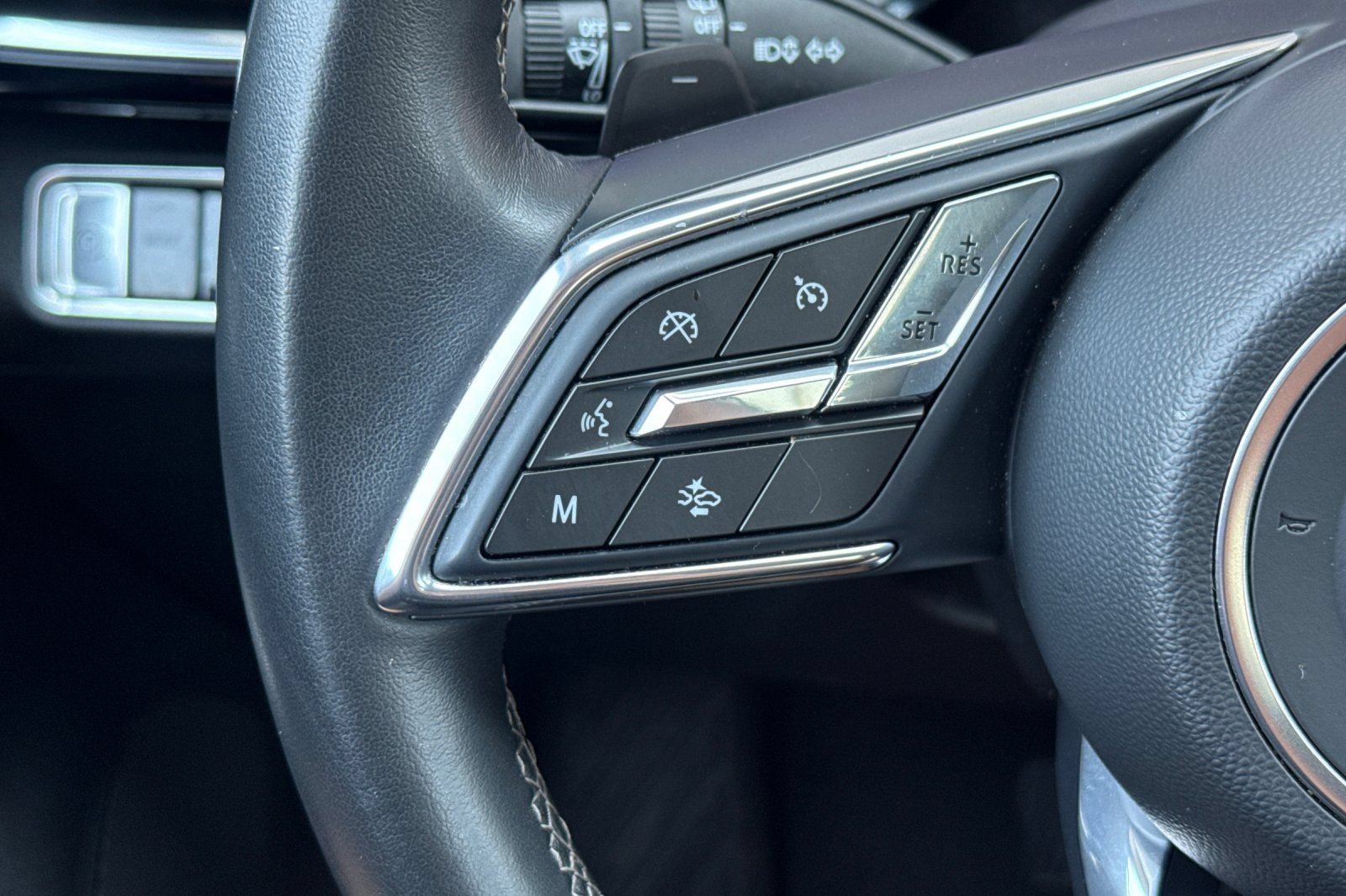 Used 2024 Buick Envision Preferred AWD/4WD image 35