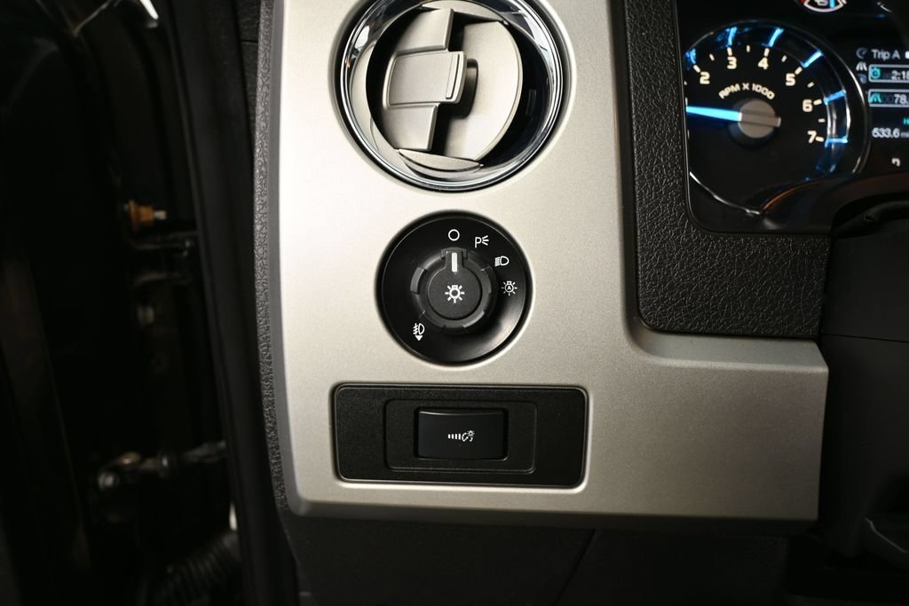 Used 2013 Ford F150 Lariat w/ Lariat Chrome Pkg AWD/4WD image 24