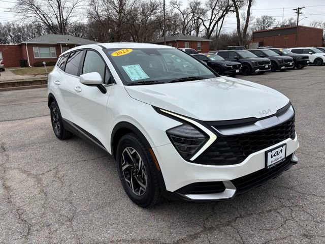 Certified 2024 Kia Sportage LX image 3