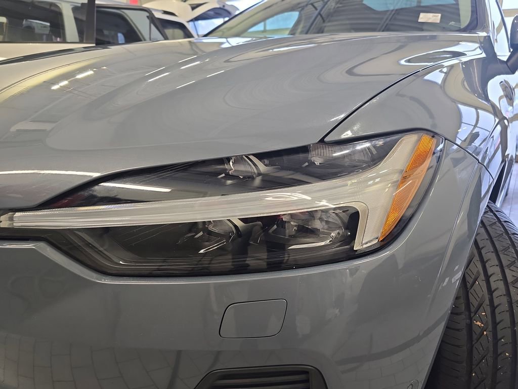 Used 2022 Volvo XC60 T8 Inscription w/ Advanced Package image 36