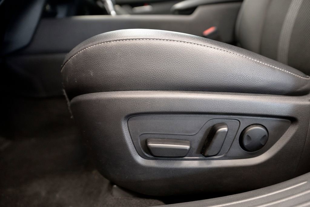 Used 2023 MAZDA CX-50 2.5 S w/ Preferred Plus Pkg image 16