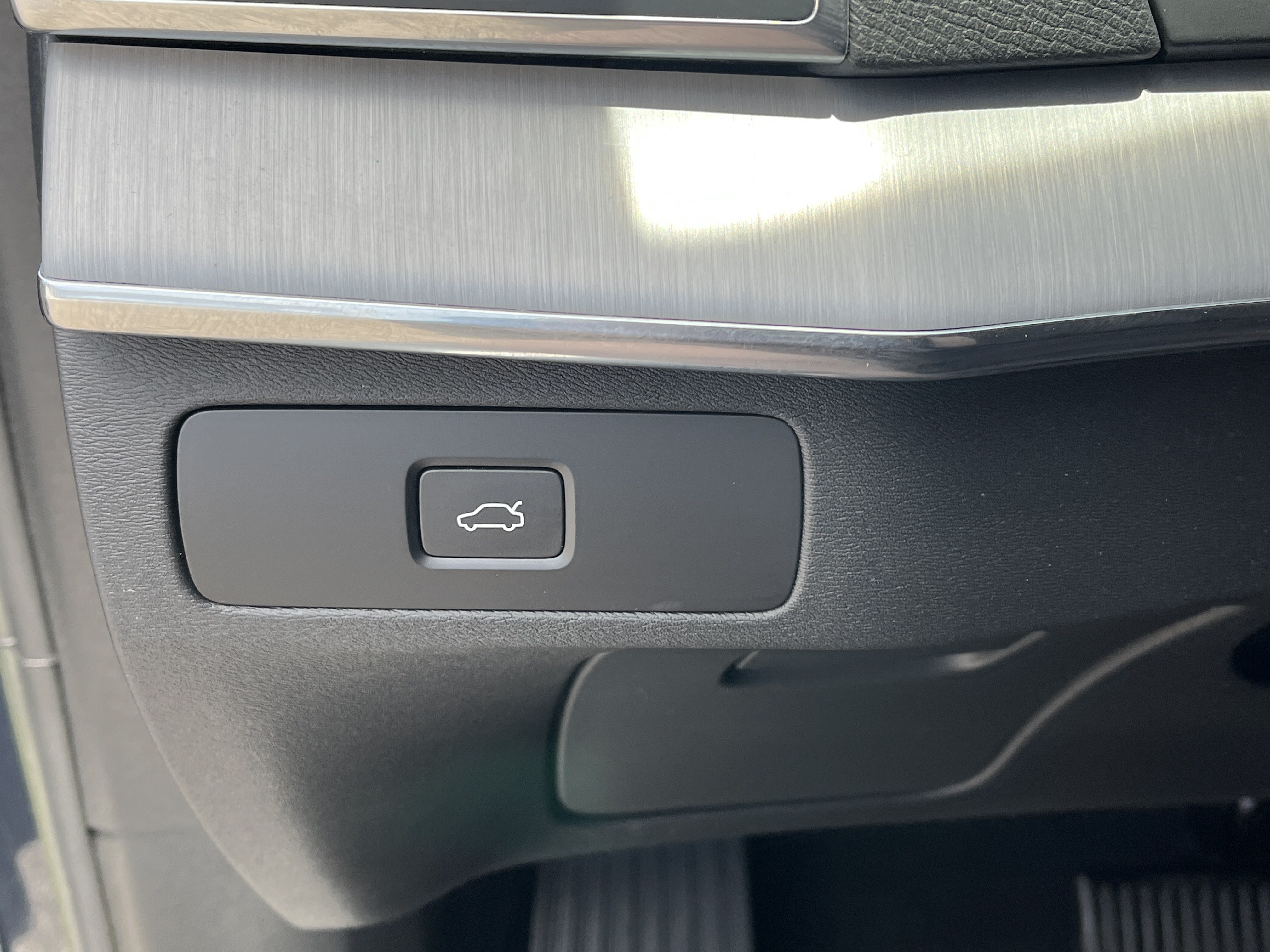 Used 2023 Volvo XC90 B5 Core AWD/4WD image 14