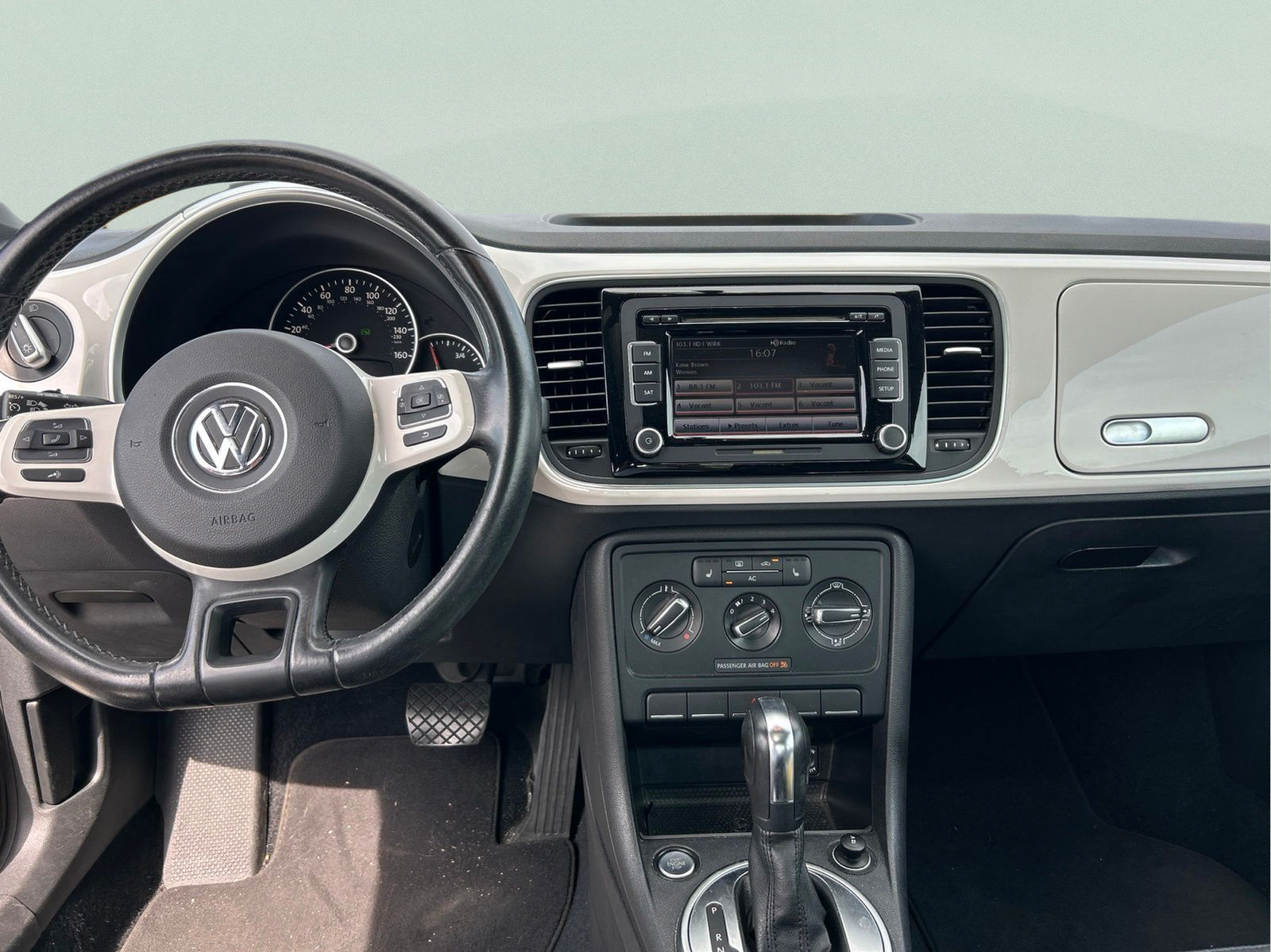 Used 2012 Volkswagen Beetle 2.5 FWD image 13