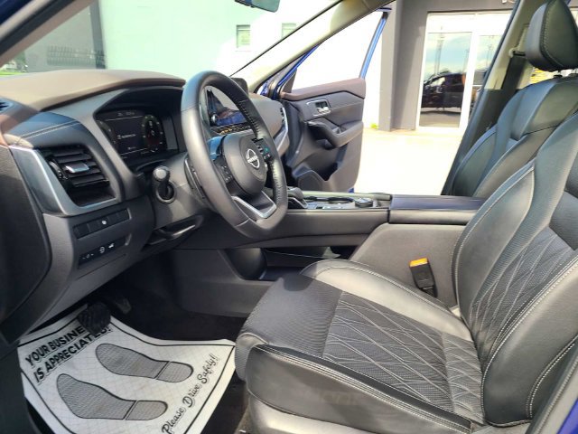 Used 2023 Nissan Rogue Platinum AWD/4WD image 13