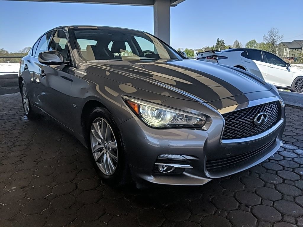 Used 2017 INFINITI Q50 3.0t Premium w/ 3.0T Premium Plus Package AWD/4WD image 4