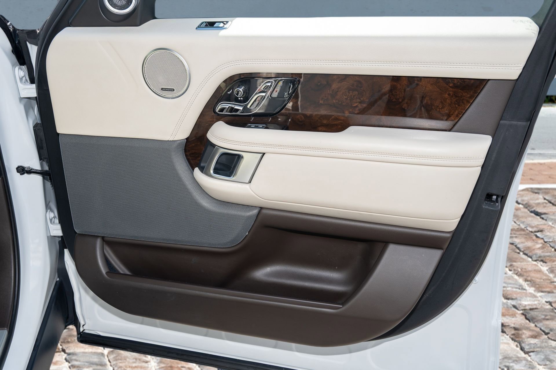 Used 2021 Land Rover Range Rover Westminster Edition image 13