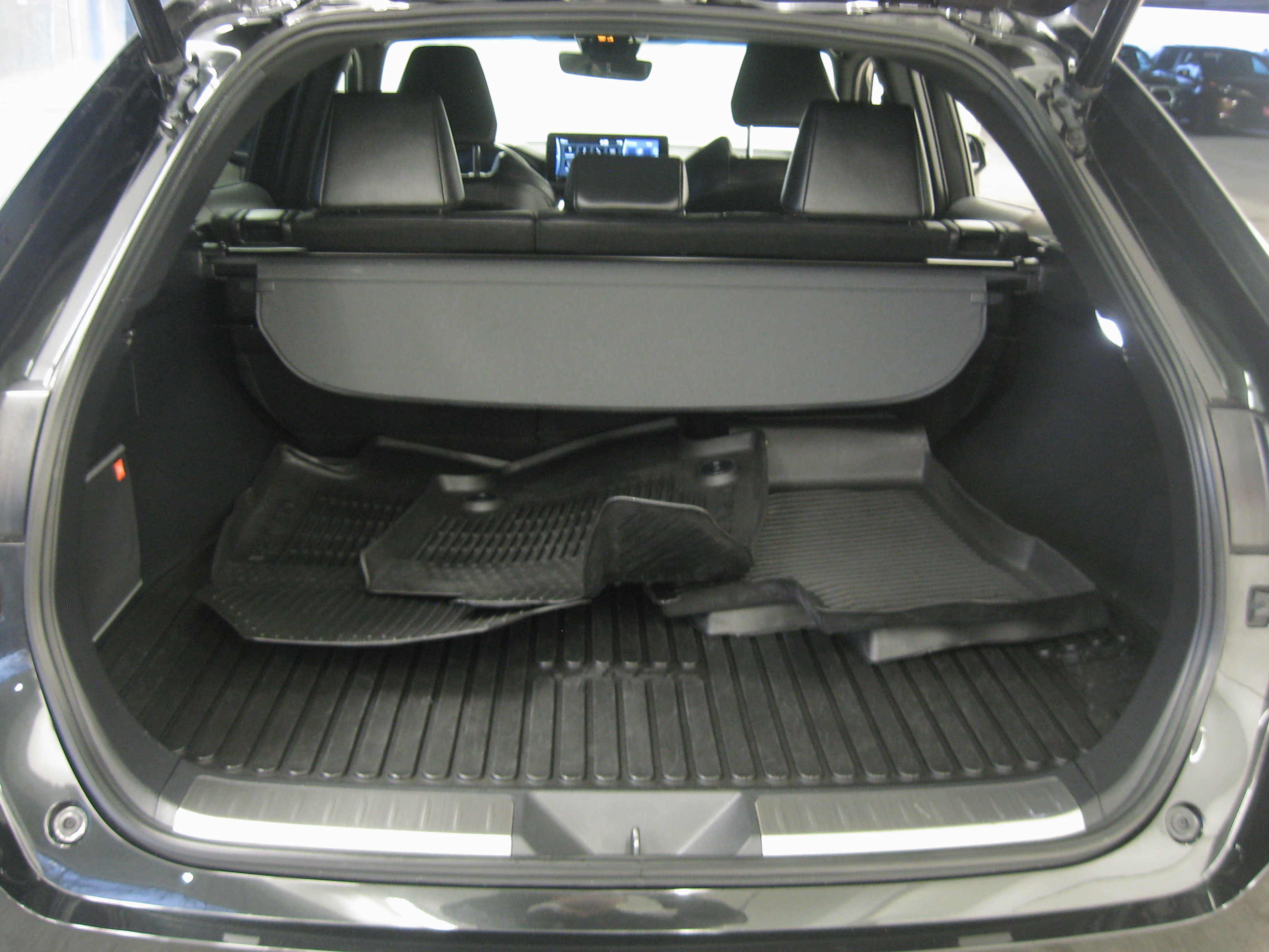 Used 2021 Toyota Venza XLE image 22