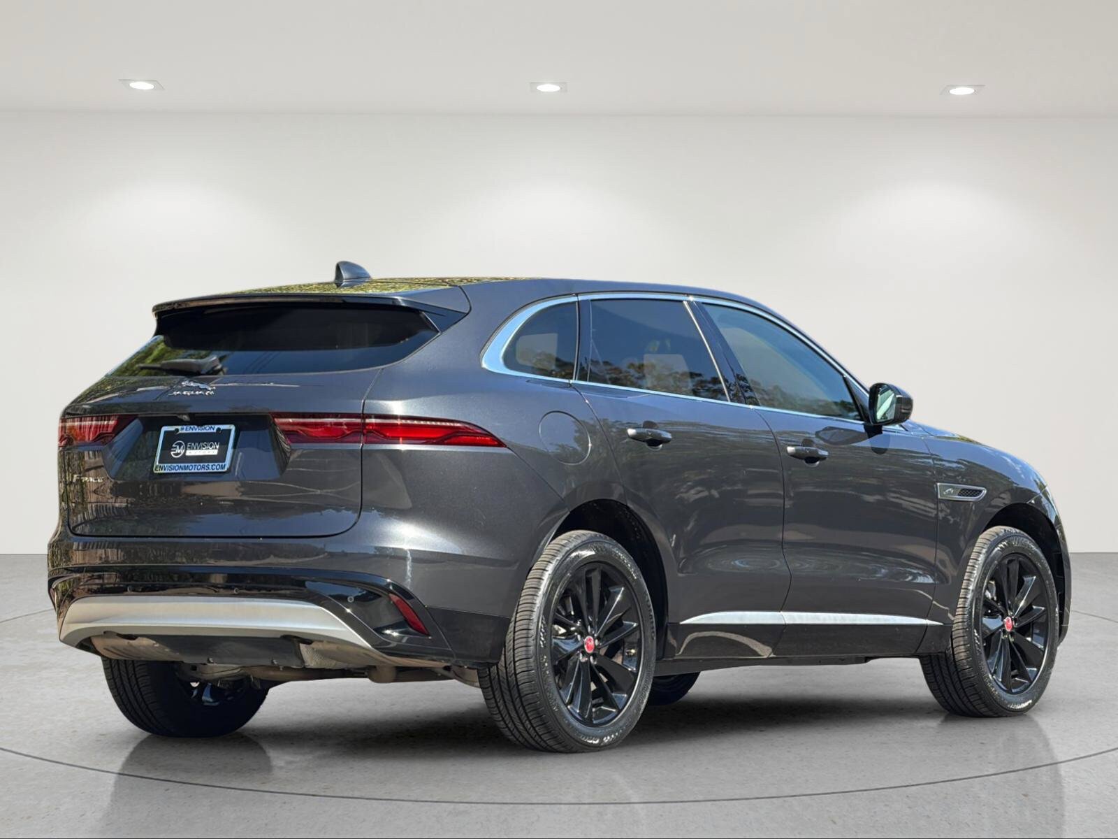Used 2023 Jaguar F-PACE S AWD/4WD image 5