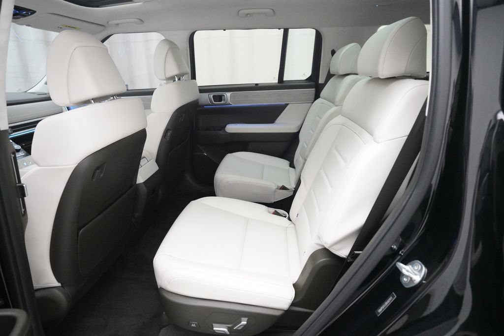 Used 2024 Hyundai Santa Fe Calligraphy AWD/4WD image 16