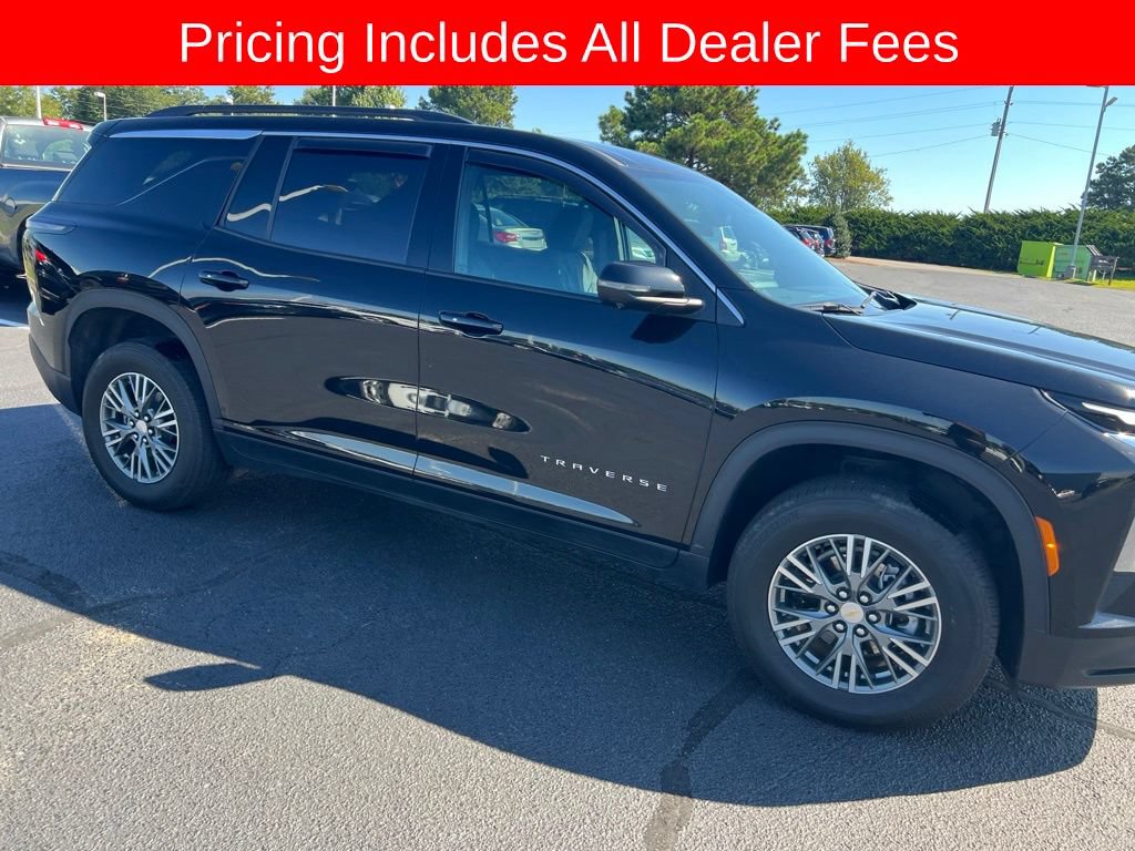 Used 2024 Chevrolet Traverse LT w/ Trailering Package AWD/4WD image 16