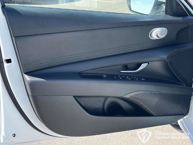 New 2026 Hyundai Elantra SE FWD image 11
