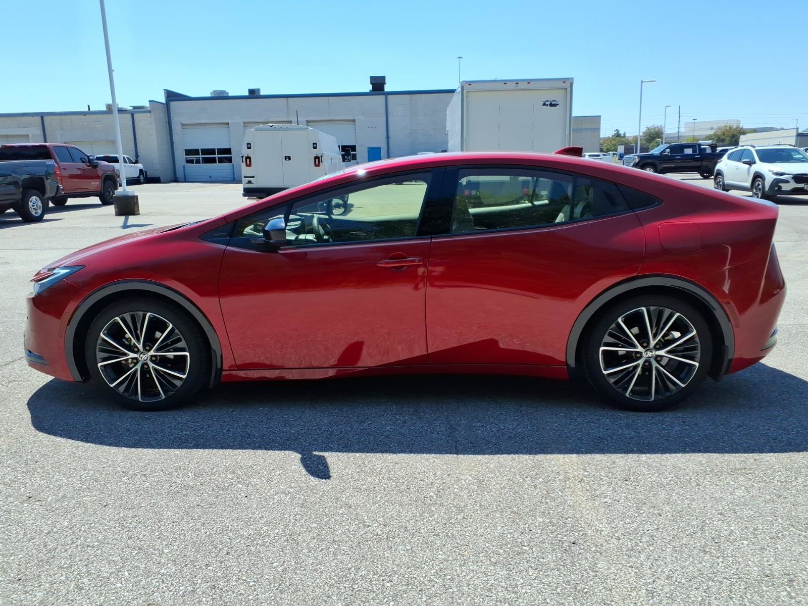 Used 2023 Toyota Prius XLE FWD image 4