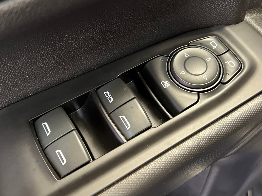 Used 2019 Chevrolet Silverado 1500 Custom w/ Custom Value Package AWD/4WD image 34