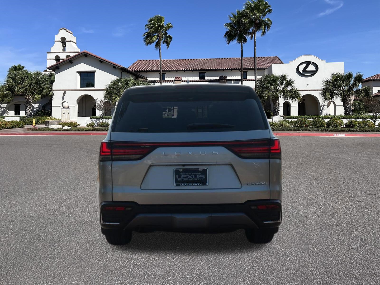 Certified 2024 Lexus LX 600 4WD w/ Luxury Package image 4