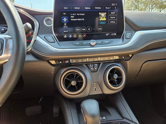 Used 2025 Chevrolet Blazer Premier w/ Driver Confidence II Package image 31