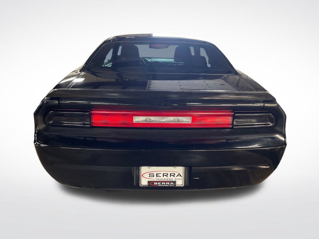 Used 2013 Dodge Challenger SXT RWD image 4